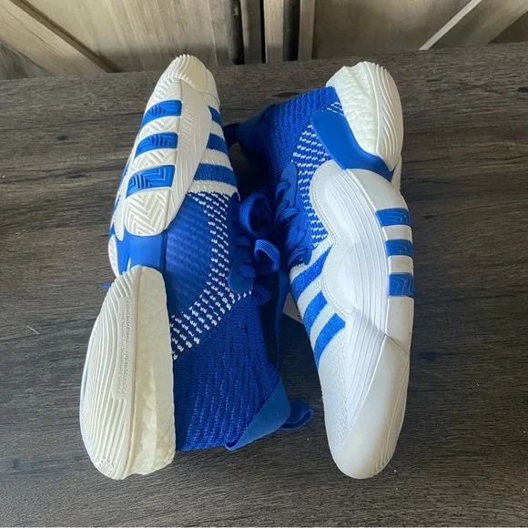 Adidas Trae Young 2 Sneakers NWT Size 9 - Picture 9 of 11